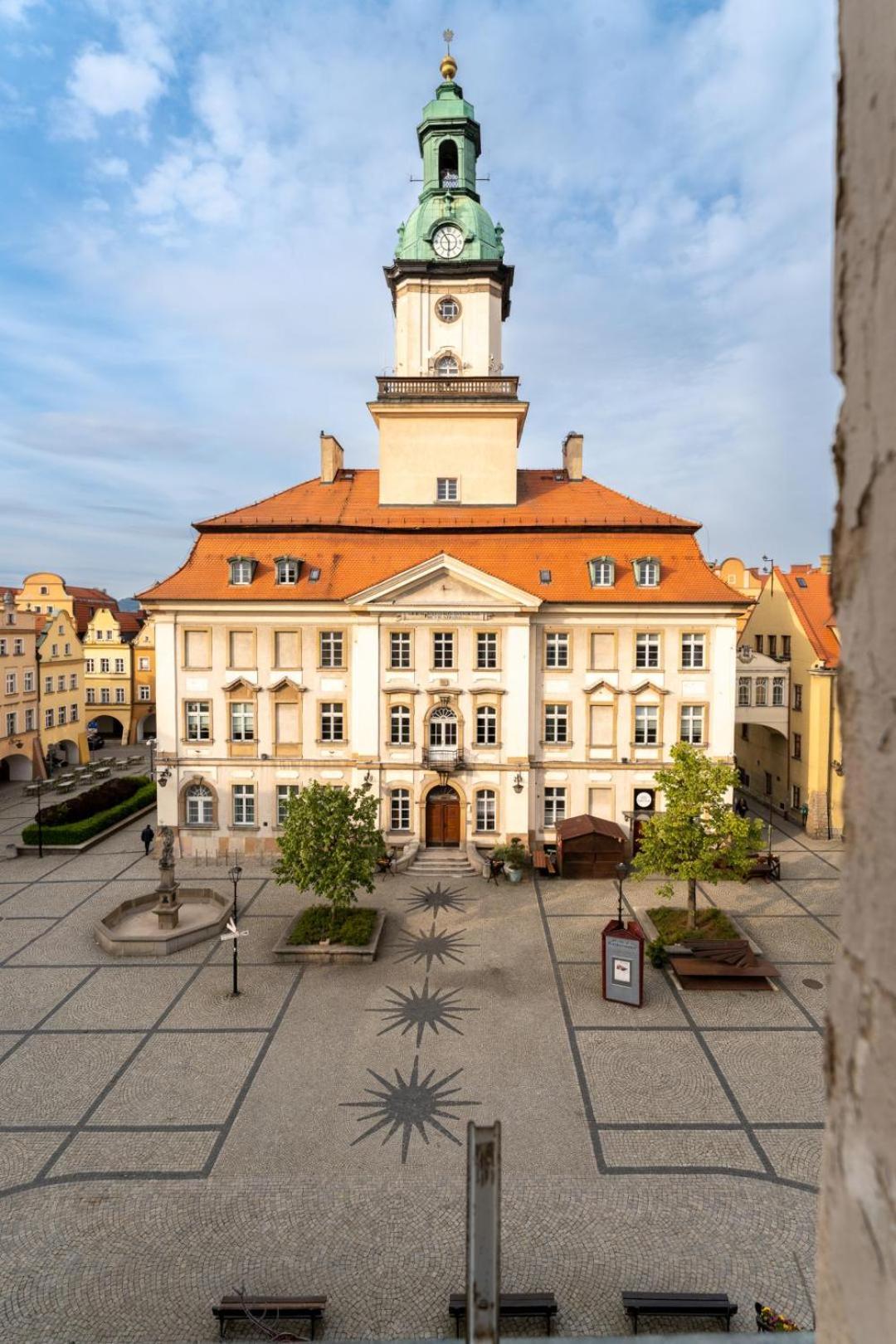 Apartament Ratuszlove - 2 Osobne Sypialnie, Z Widokiem Na Ratusz - By Spaceapart Jelenia Góra Zewnętrze zdjęcie